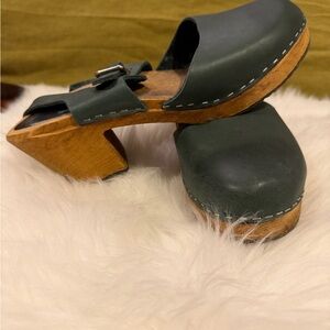 Women's Leather Clogs
